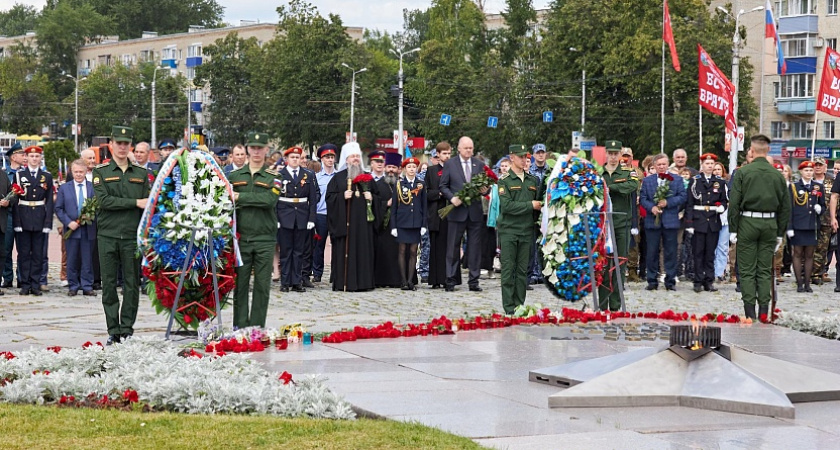 22 июня в Пензе возложили цветы к Монументу воинской и трудовой Славы