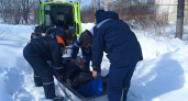 Спасатели Пензы эвакуировали на санях-волокуше со льда Сурского водохранилища рыбака