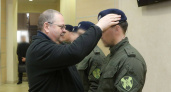 Олег Мельниченко вручил береты бойцам отряда быстрого реагирования «Агат»