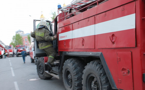 В Пензенской области из горящего дома эвакуировали 10 человек