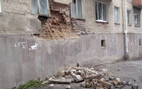 В Пензе обвалилась стена многоквартирного жилого дома