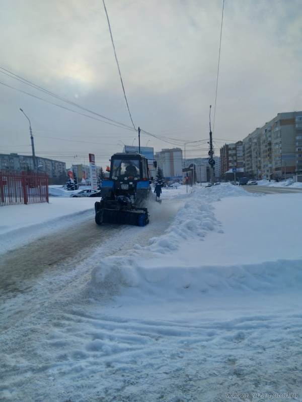 Снежная пенза. Пенза снег. Снегопад в городе. Снег в Пензе 2022 год. Ликвидируют последствия снегопада.