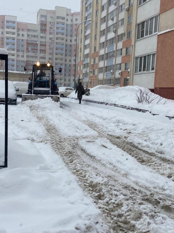 Снежная пенза. Пенза снег. Сугробы в городе. Снег на дороге. Уборка дорог.