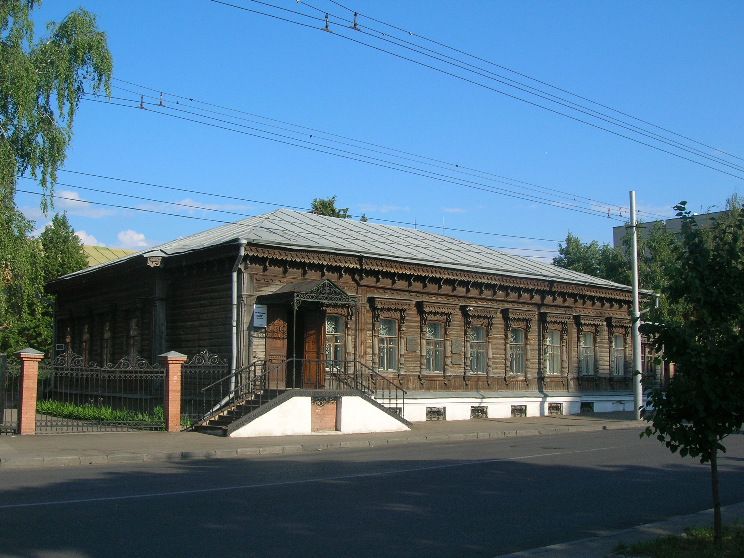 Городские легенды Пензы: змея в бананах и дома с призраками