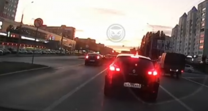 В Пензе на видео попал момент жесткой аварии на проспекте Строителей