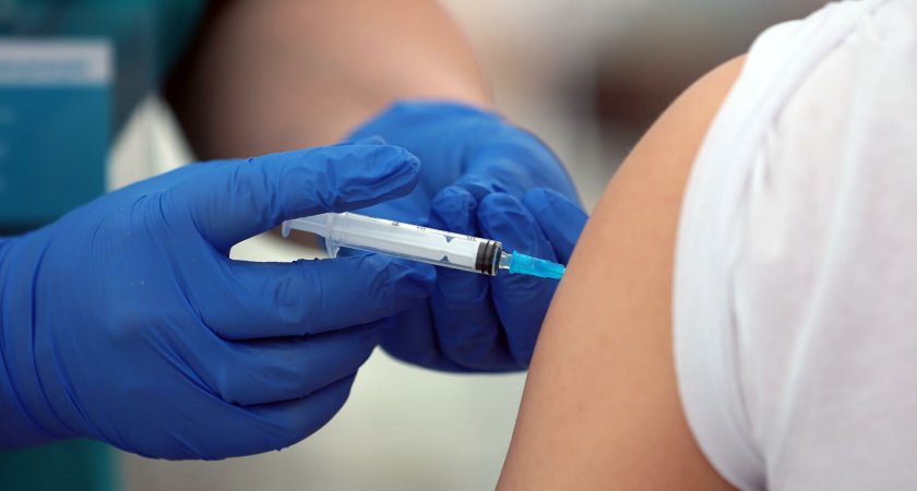 Эксперт оценил сроки изобретения "долговечной" вакцины от ковида