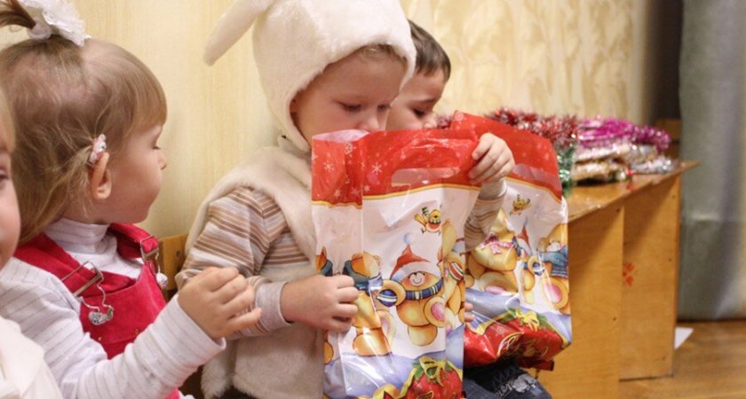 Пензенские дети из малообеспеченных семей получат новогодние подарки