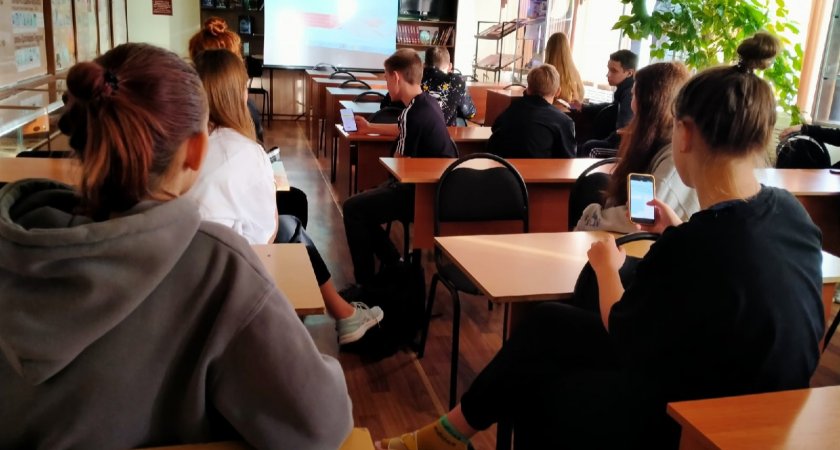 «Выкинули как собаку»: вся правда о громком скандале с увольнением директора 71 школы 