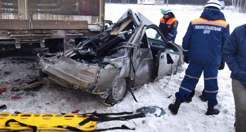 Пензенские спасатели рассказали о последствиях смертельной аварии на трассе под Пензой
