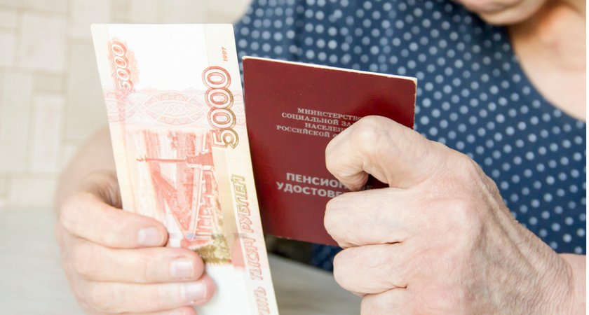 «Хотят платить каждый год»: власти внесли законопроект о новогодних пенсиях 