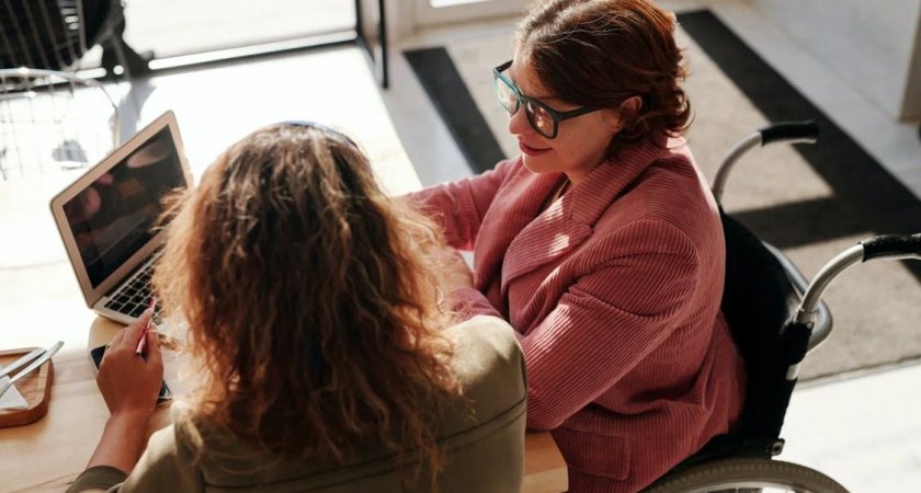 билайн и Everland помогли трудоустроиться сотням людей с инвалидностью