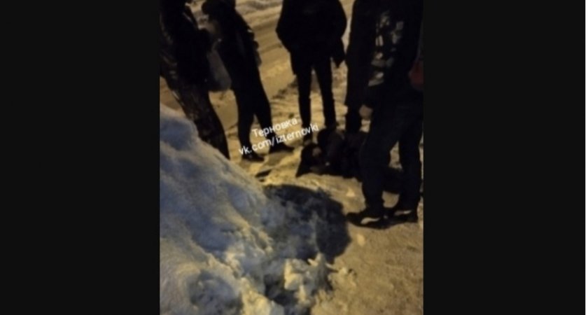 Прохожие вызвали скорую: в Пензе мужчина уснул прямо у пешеходного перехода