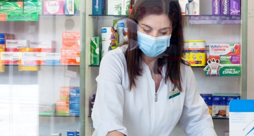 "Трясете вонючими шарфами": в Пензе фармацевт прилюдно позорила мужчину