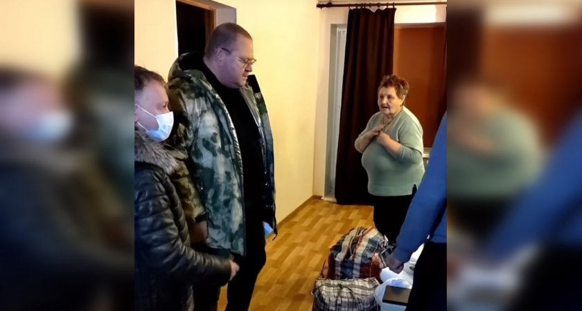 Выдали сим-карты: Мельниченко проверил, как заселились беженцы, прибывшие в Пензу