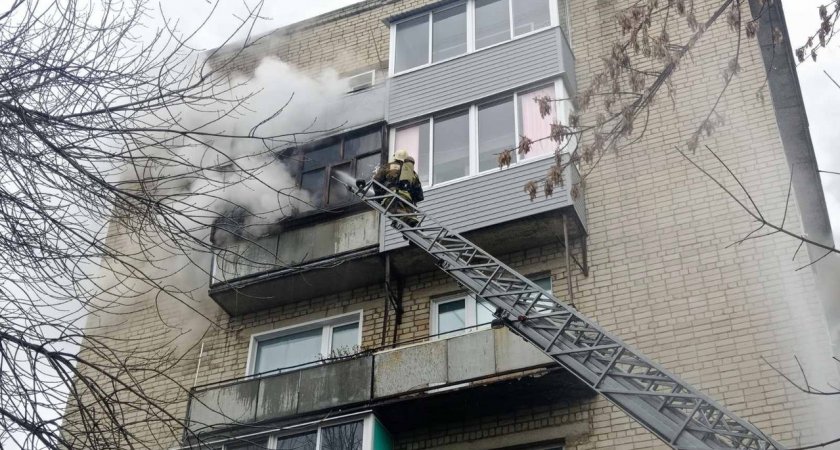 В Пензе из-за пожара на Чкалова эвакуировали 12 человек