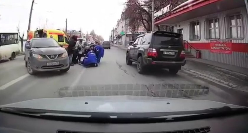 В Пензе на улице Кирова автомобиль сбил пешехода