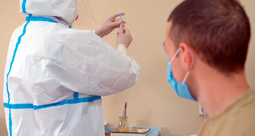 Вакцинированные или переболевшие: чей иммунитет от коронавируса надежнее?