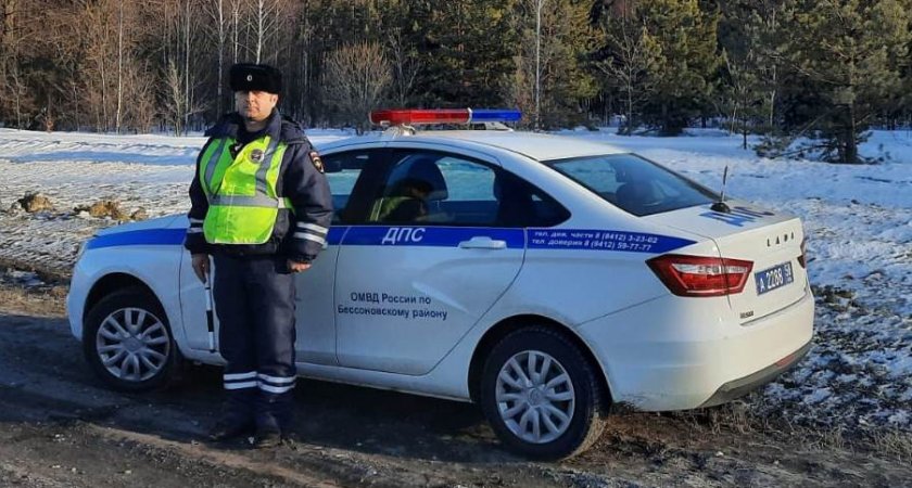 Разбудил и помог выйти: в Пензенской области инспектор ДПС спас людей во время пожара