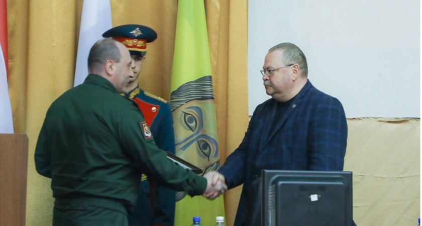 Губернатора Пензенской области наградили за выполнение плана по количеству призывников