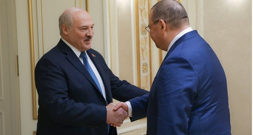 В эти минуты проходит встреча Олега Мельниченко с Александром Лукашенко