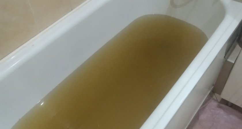 В одном из домов Пензы из крана течет желтая вода 