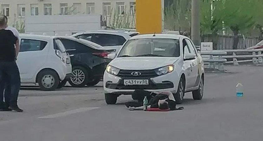 Лежал на дороге: в Пензе такси жестко сбило пешехода