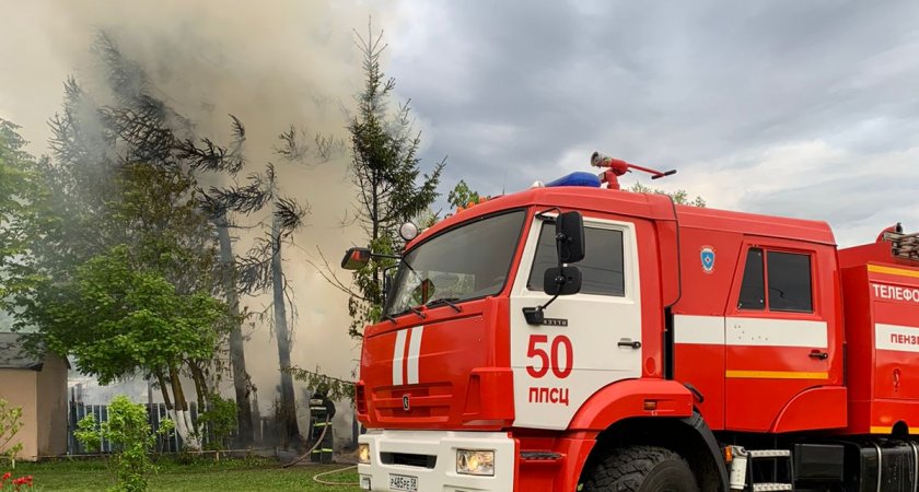 В Пензенской области загорелась баня