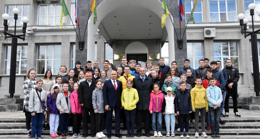 Юным спортсменам из ДНР и ЛНР рассказали о работе городской Думы и администрации Пензы