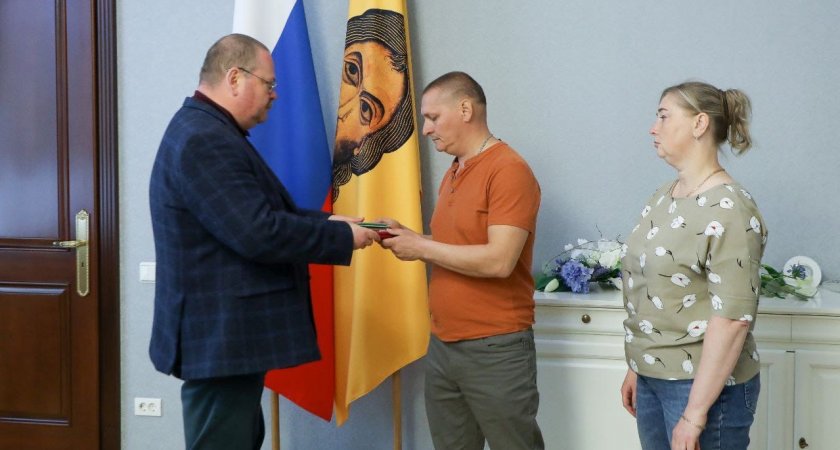 Губернатор передал Орден Мужества родителям погибшего на Украине солдата из Кузнецка