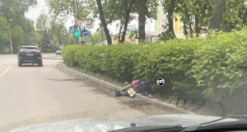 Пензячка едва не угодила под машину и уснула у проезжей части