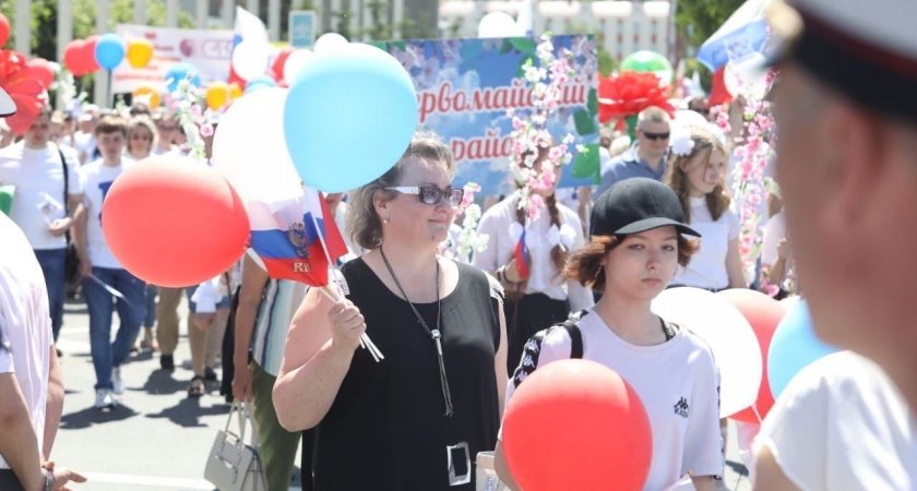 "Мы вместе переживаем горести и радости": Олег Мельниченко делится фото с праздника