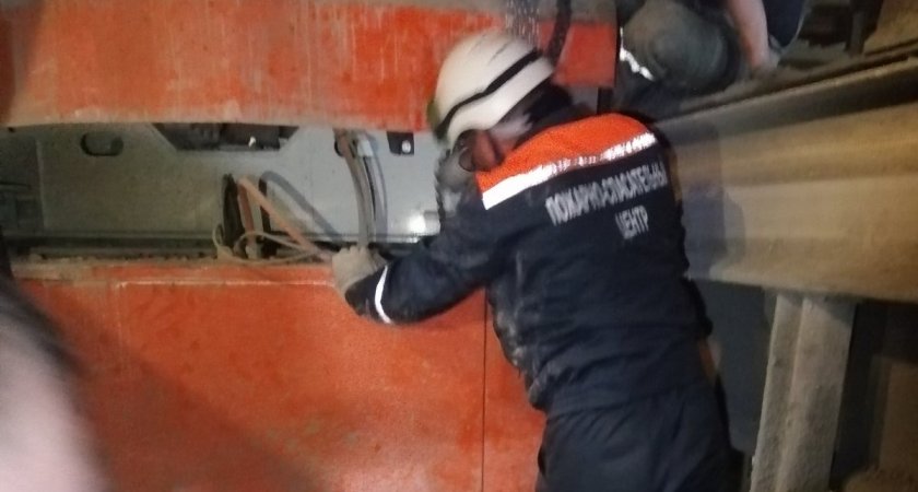 Пензенского рабочего зажало под погрузочной тележкой на высоте 8 метров