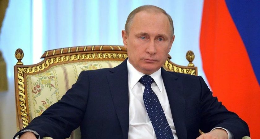 Путин задумался о повышении оплаты труда медработникам