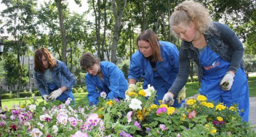 В Пензе летом 2022 года трудоустроят 4,8 тыс. подростков