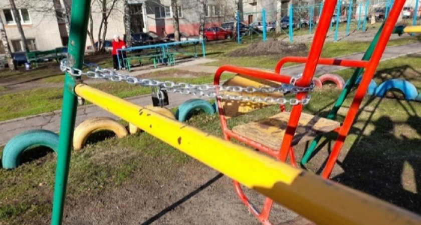 По поручения мэра Пензы проверят детские площадки