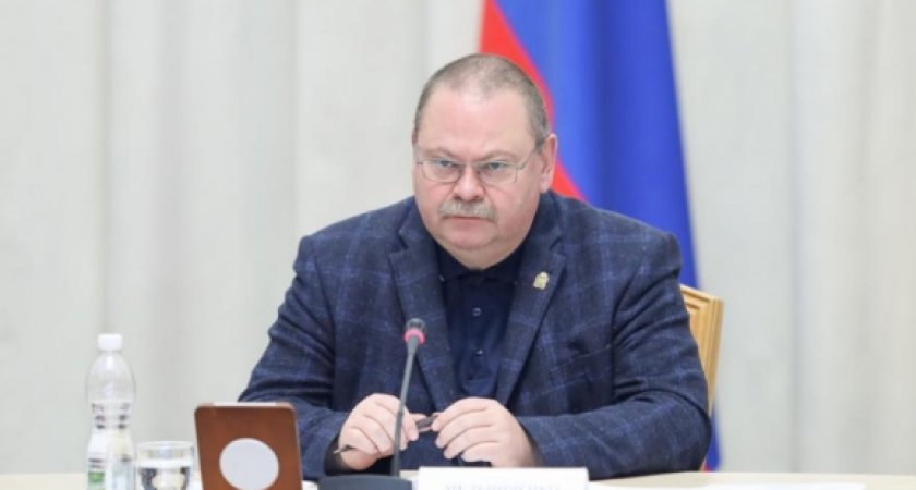 Мельниченко потребовал повысить качество подготовки к ЕГЭ по профильным предметам