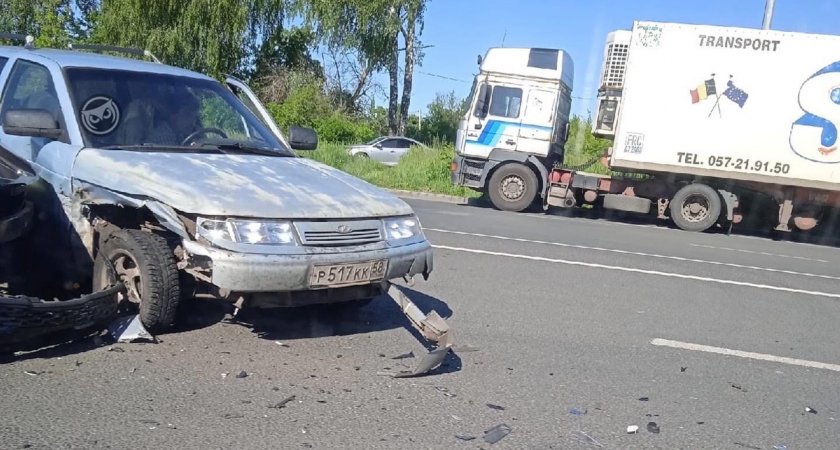 В Пензе в утреннем ДТП разбились две легковушки