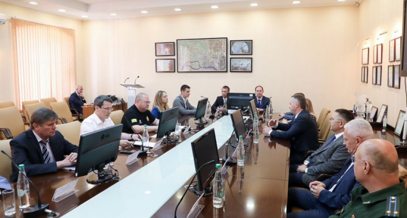 Мельниченко призвал руководство НИИФИ заняться импортозамещением