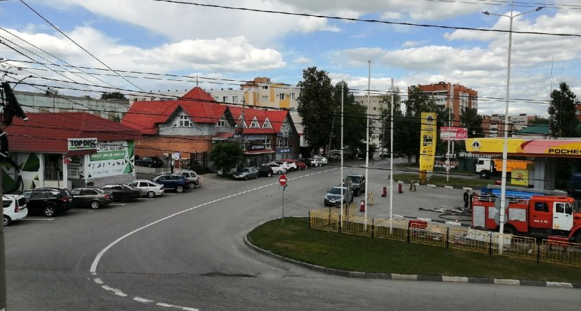 Водители Пензы возмущены новой разметкой у заправки Роснефть