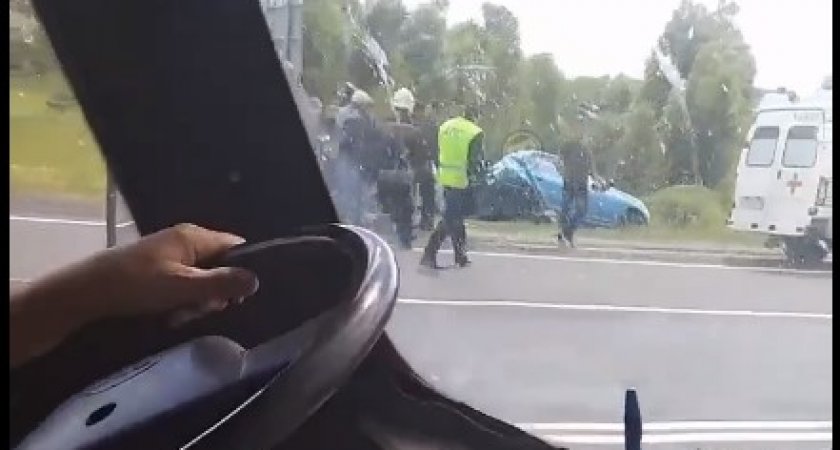 На месте пожарные и медики: в Пензенской области авто улетело в кювет