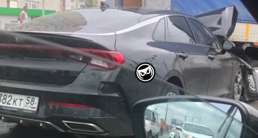 В Пензе из-за массового ДТП собирается пробка