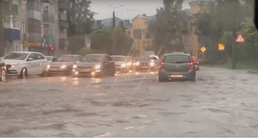 Пензенцы публикуют фото затопленных улиц города