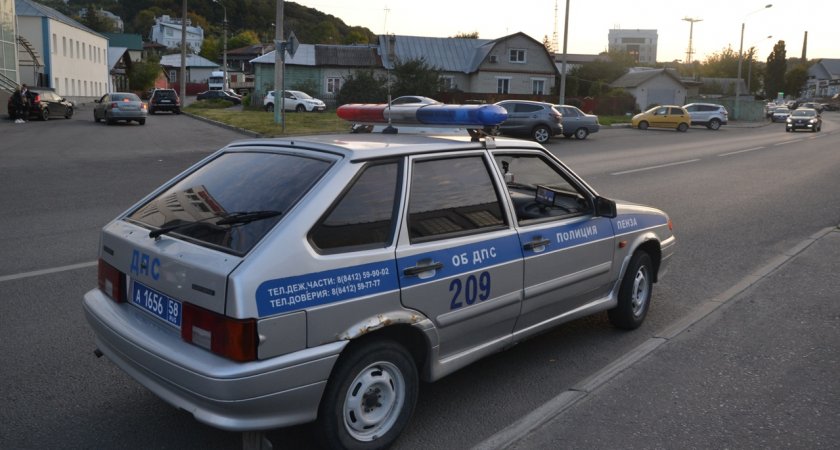 В Пензе сотрудники ГИБДД помогли спасти новорожденного малыша