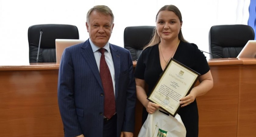 Басенко наградил лучших работников торговли