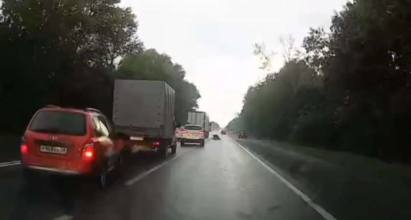 В Сети появилось видео с места ДТП с самокатом на трассе в Пензенской области