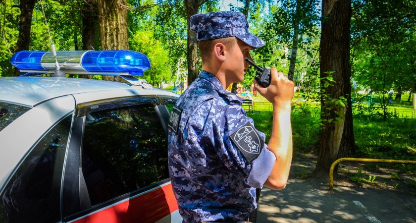 Двое пензенцев обокрали таксиста и сдали его вещи в ломбард