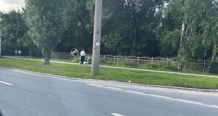 На улице Аустрина в Пензе на тротуаре обнаружили труп