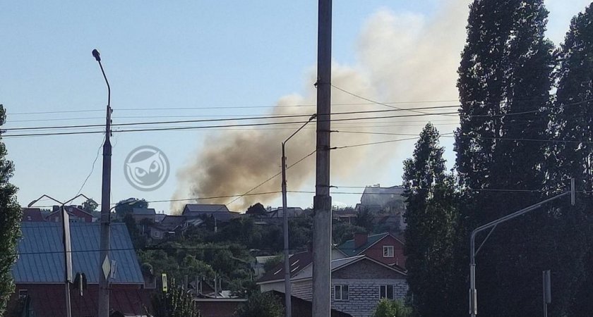 В Пензе на Бугровке вспыхнул частный дом