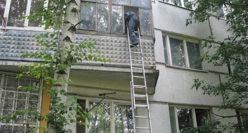 В Пензе 2-летний малыш закрылся один в квартире