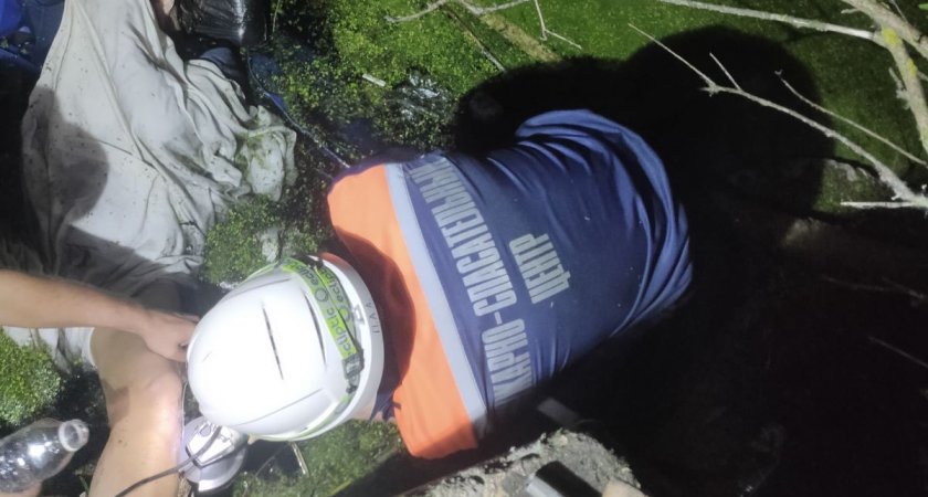 В Пензе девушка упала в водоем и напоролась на арматуру